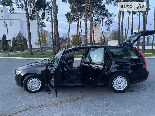 Черный Вольво В50, объемом двигателя 1.6 л и пробегом 254 тыс. км за 6200 $, фото 22 на Automoto.ua