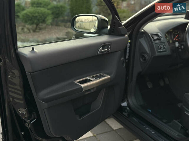 Чорний Вольво V50, об'ємом двигуна 1.6 л та пробігом 225 тис. км за 6899 $, фото 93 на Automoto.ua