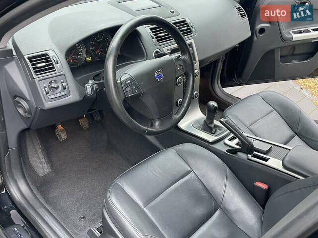 Черный Вольво В50, объемом двигателя 1.8 л и пробегом 189 тыс. км за 6950 $, фото 52 на Automoto.ua