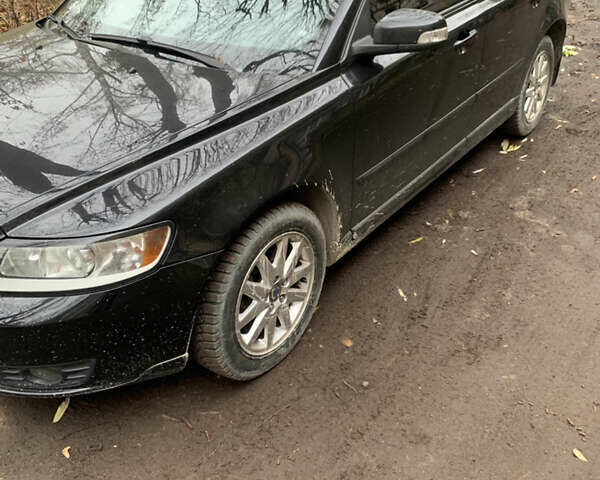Черный Вольво В50, объемом двигателя 2 л и пробегом 245 тыс. км за 8300 $, фото 2 на Automoto.ua