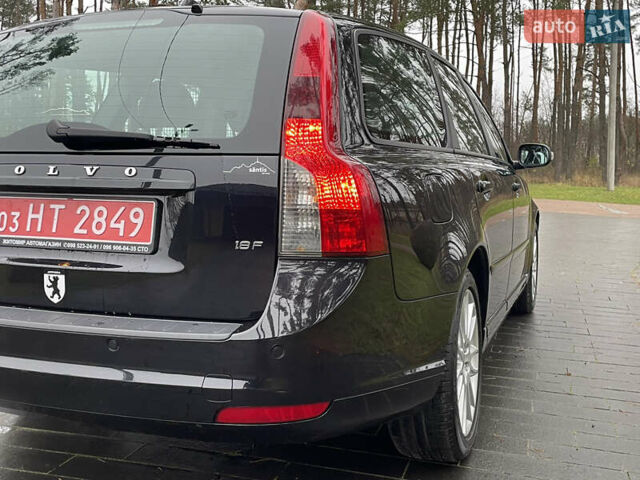 Черный Вольво В50, объемом двигателя 1.8 л и пробегом 189 тыс. км за 6950 $, фото 10 на Automoto.ua