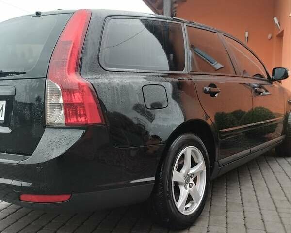Чорний Вольво V50, об'ємом двигуна 1.6 л та пробігом 235 тис. км за 6100 $, фото 8 на Automoto.ua