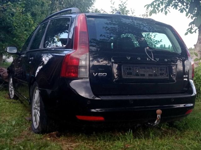 Черный Вольво В50, объемом двигателя 1.6 л и пробегом 300 тыс. км за 1682 $, фото 4 на Automoto.ua