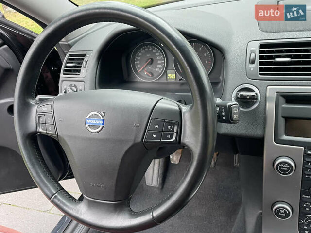 Черный Вольво В50, объемом двигателя 1.8 л и пробегом 189 тыс. км за 6950 $, фото 58 на Automoto.ua