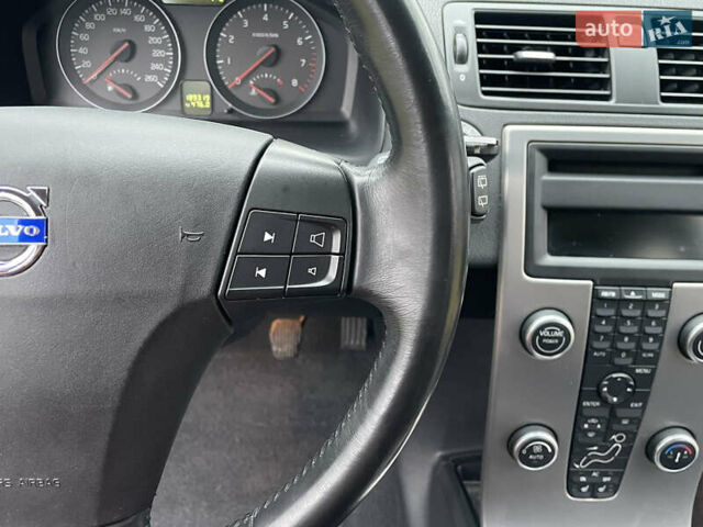 Черный Вольво В50, объемом двигателя 1.8 л и пробегом 189 тыс. км за 6950 $, фото 59 на Automoto.ua