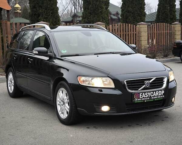 Черный Вольво В50, объемом двигателя 1.56 л и пробегом 190 тыс. км за 5550 $, фото 2 на Automoto.ua