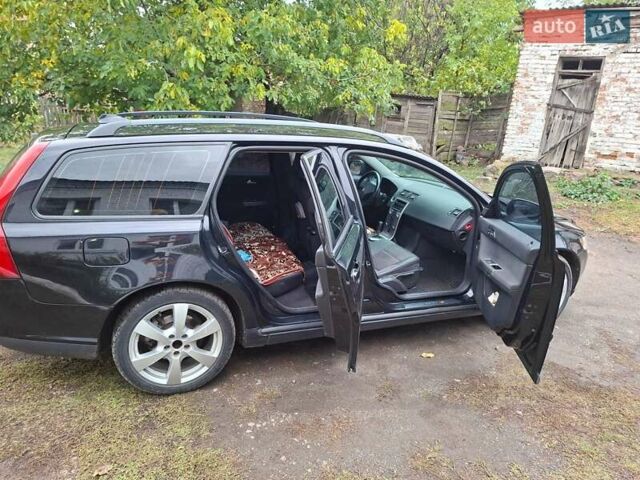 Черный Вольво В50, объемом двигателя 1.6 л и пробегом 265 тыс. км за 7800 $, фото 4 на Automoto.ua