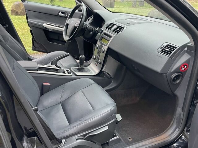 Черный Вольво В50, объемом двигателя 1.8 л и пробегом 189 тыс. км за 6950 $, фото 7 на Automoto.ua