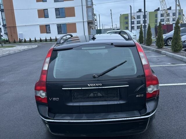 Черный Вольво В50, объемом двигателя 2 л и пробегом 301 тыс. км за 3100 $, фото 4 на Automoto.ua