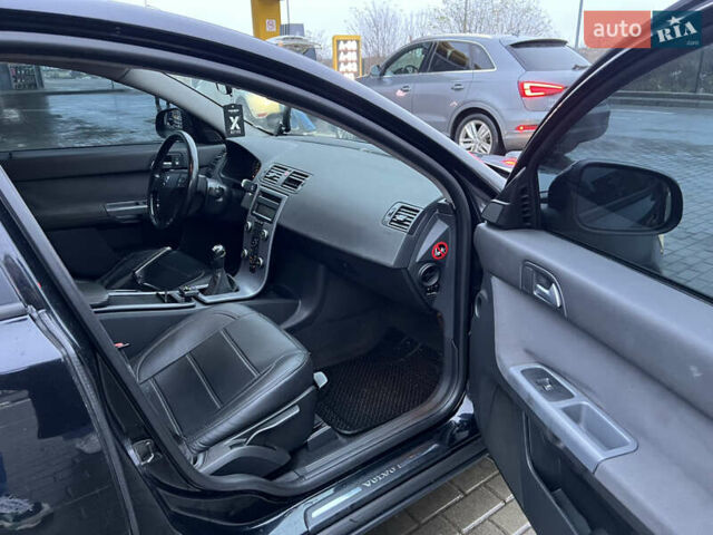 Черный Вольво В50, объемом двигателя 2 л и пробегом 325 тыс. км за 5800 $, фото 11 на Automoto.ua