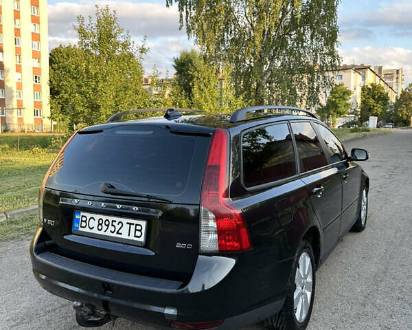 Чорний Вольво V50, об'ємом двигуна 1.98 л та пробігом 260 тис. км за 6299 $, фото 4 на Automoto.ua
