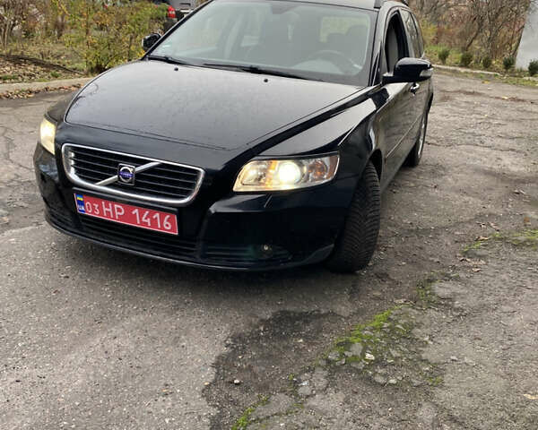 Чорний Вольво V50, об'ємом двигуна 0 л та пробігом 198 тис. км за 6500 $, фото 1 на Automoto.ua