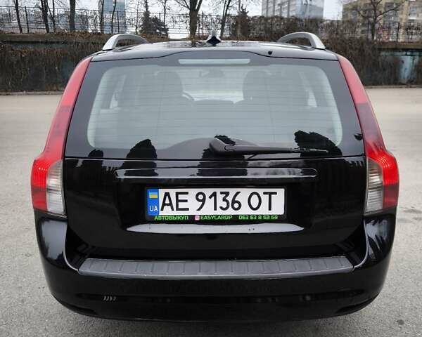 Черный Вольво В50, объемом двигателя 1.56 л и пробегом 190 тыс. км за 5550 $, фото 5 на Automoto.ua