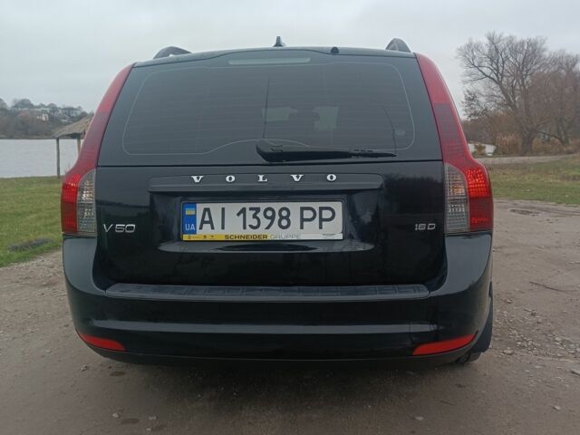 Черный Вольво В50, объемом двигателя 1.6 л и пробегом 210 тыс. км за 7500 $, фото 6 на Automoto.ua