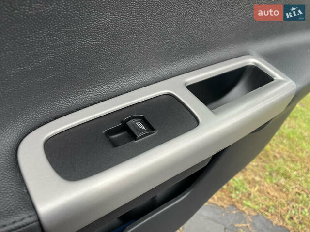 Черный Вольво В50, объемом двигателя 1.8 л и пробегом 189 тыс. км за 6950 $, фото 33 на Automoto.ua