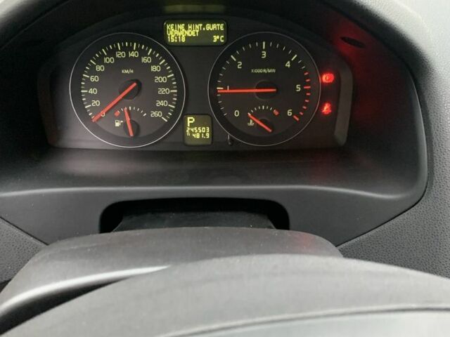 Черный Вольво В50, объемом двигателя 2 л и пробегом 245 тыс. км за 8300 $, фото 6 на Automoto.ua