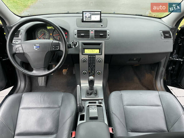 Черный Вольво В50, объемом двигателя 1.8 л и пробегом 189 тыс. км за 6950 $, фото 36 на Automoto.ua