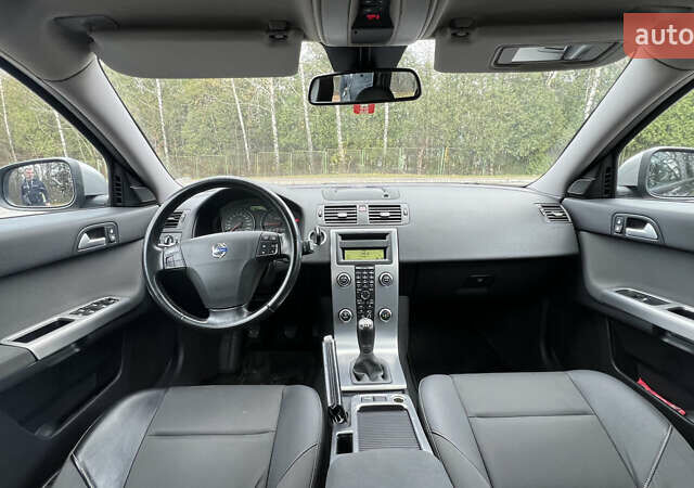 Чорний Вольво V50, об'ємом двигуна 1.56 л та пробігом 205 тис. км за 6800 $, фото 15 на Automoto.ua