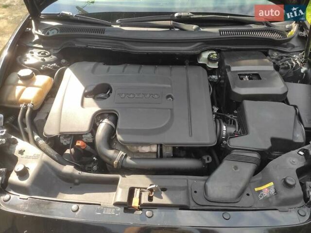 Вольво В50 2009 в Косове на Automoto.ua Черный Вольво В50, объемом двигателя 1.6 л и пробегом 275 тыс. км за 6300 $, фото 6 на Automoto.ua