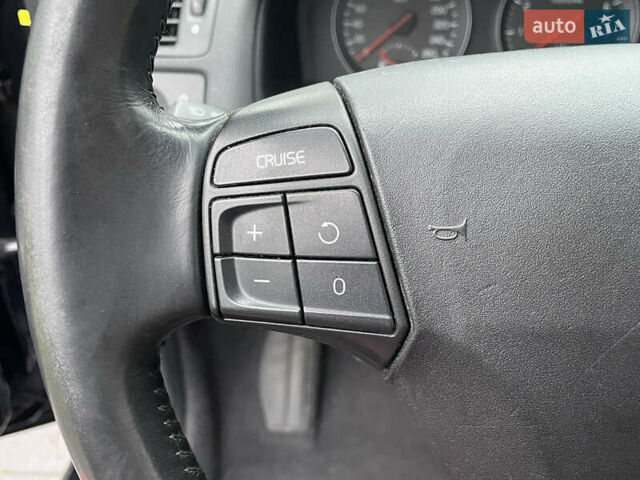 Черный Вольво В50, объемом двигателя 1.8 л и пробегом 189 тыс. км за 6950 $, фото 60 на Automoto.ua