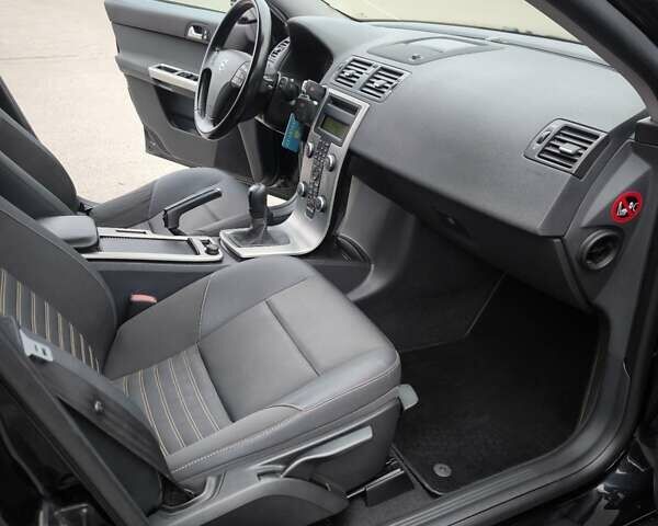 Черный Вольво В50, объемом двигателя 1.56 л и пробегом 190 тыс. км за 5550 $, фото 17 на Automoto.ua