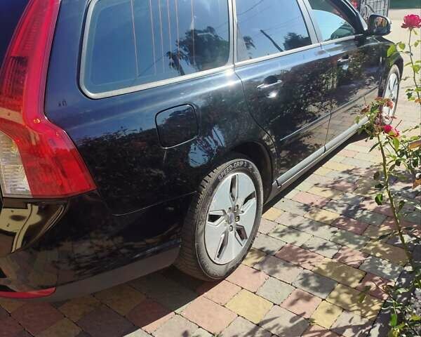 Черный Вольво В50, объемом двигателя 1.6 л и пробегом 189 тыс. км за 7350 $, фото 19 на Automoto.ua