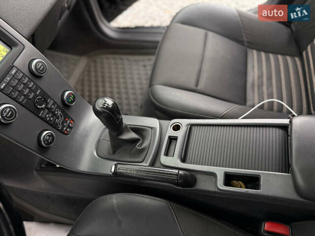 Чорний Вольво V50, об'ємом двигуна 1.98 л та пробігом 260 тис. км за 7150 $, фото 41 на Automoto.ua