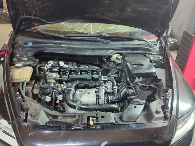 Черный Вольво В50, объемом двигателя 1.6 л и пробегом 234 тыс. км за 2700 $, фото 4 на Automoto.ua