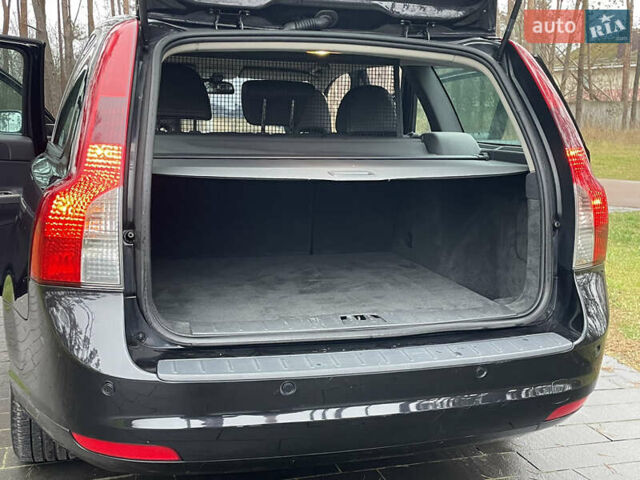 Черный Вольво В50, объемом двигателя 1.8 л и пробегом 189 тыс. км за 6950 $, фото 70 на Automoto.ua