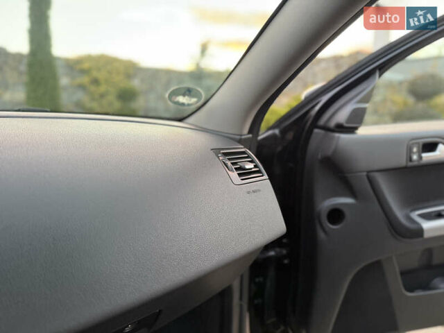 Чорний Вольво V50, об'ємом двигуна 1.6 л та пробігом 225 тис. км за 6950 $, фото 113 на Automoto.ua