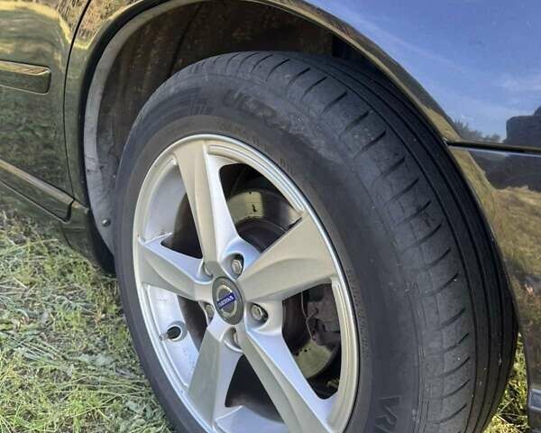 Черный Вольво В50, объемом двигателя 2 л и пробегом 275 тыс. км за 8200 $, фото 4 на Automoto.ua
