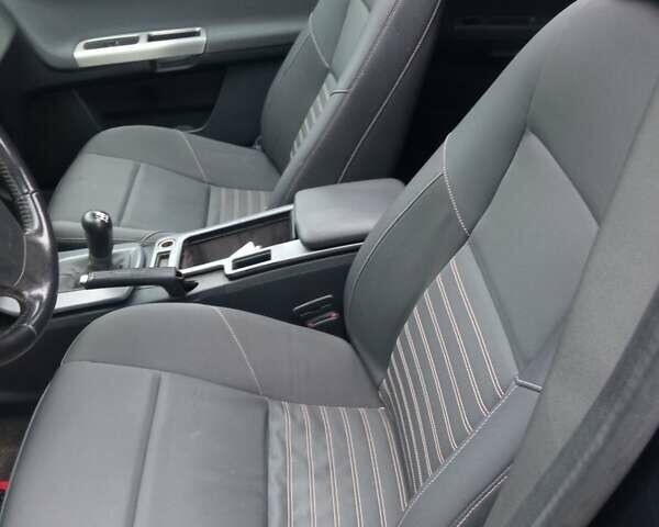 Черный Вольво В50, объемом двигателя 1.6 л и пробегом 262 тыс. км за 5700 $, фото 7 на Automoto.ua