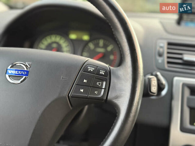 Чорний Вольво V50, об'ємом двигуна 1.6 л та пробігом 225 тис. км за 6950 $, фото 102 на Automoto.ua