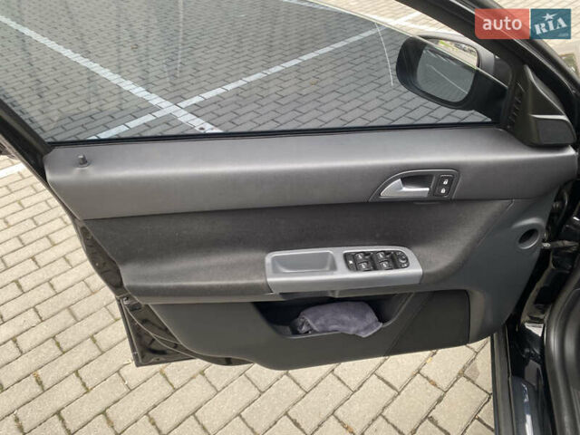 Черный Вольво В50, объемом двигателя 1.6 л и пробегом 295 тыс. км за 5700 $, фото 40 на Automoto.ua