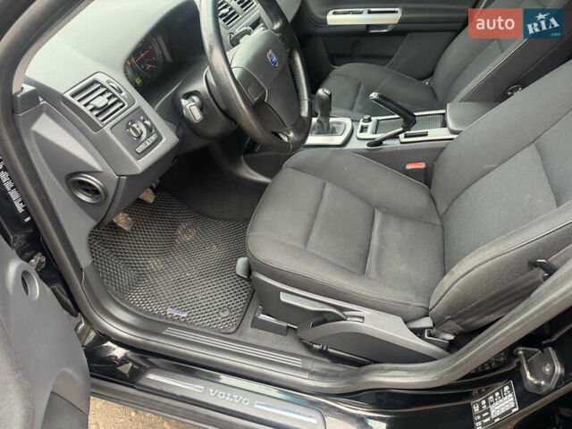 Черный Вольво В50, объемом двигателя 1.56 л и пробегом 213 тыс. км за 6599 $, фото 39 на Automoto.ua