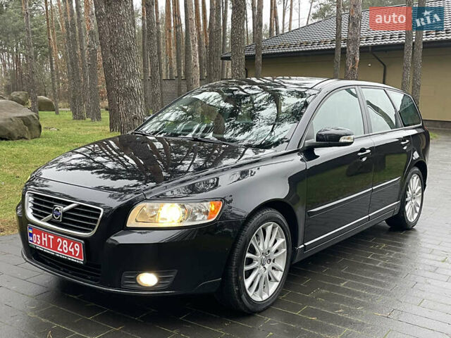 Черный Вольво В50, объемом двигателя 1.8 л и пробегом 189 тыс. км за 6950 $, фото 1 на Automoto.ua