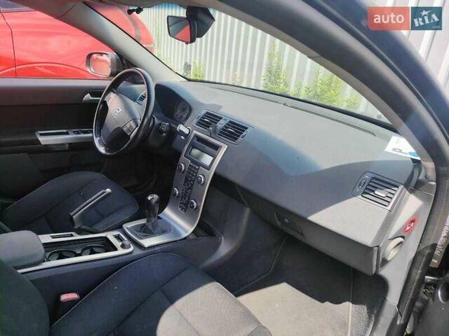 Вольво В50 2009 в Киеве на Automoto.ua Черный Вольво В50, объемом двигателя 1.56 л и пробегом 231 тыс. км за 7400 $, фото 5 на Automoto.ua