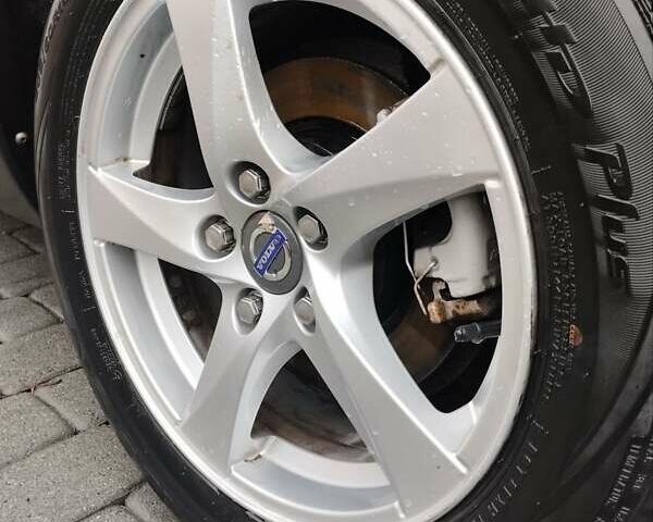 Черный Вольво В50, объемом двигателя 1.56 л и пробегом 235 тыс. км за 6750 $, фото 14 на Automoto.ua