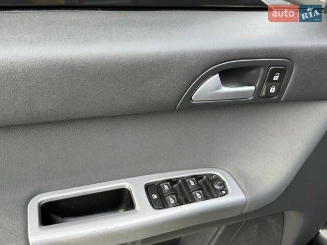 Чорний Вольво V50, об'ємом двигуна 1.6 л та пробігом 285 тис. км за 6999 $, фото 39 на Automoto.ua