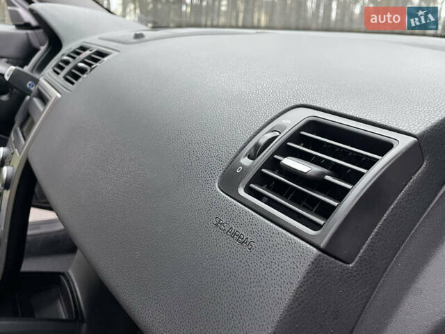 Черный Вольво В50, объемом двигателя 1.8 л и пробегом 189 тыс. км за 6950 $, фото 30 на Automoto.ua