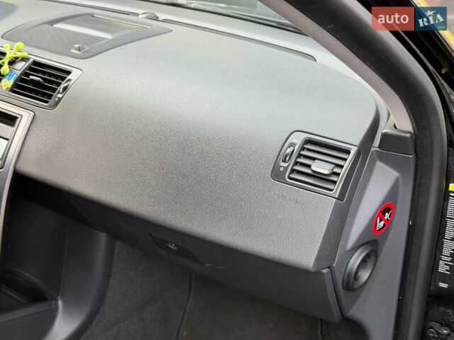 Чорний Вольво V50, об'ємом двигуна 1.6 л та пробігом 285 тис. км за 6999 $, фото 27 на Automoto.ua