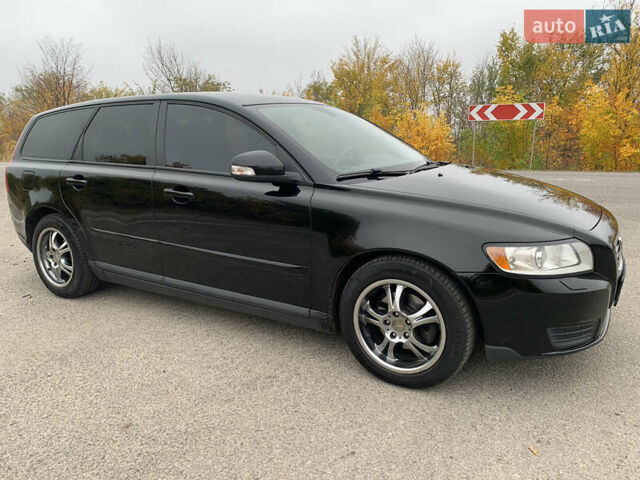 Черный Вольво В50, объемом двигателя 1.56 л и пробегом 247 тыс. км за 6500 $, фото 3 на Automoto.ua