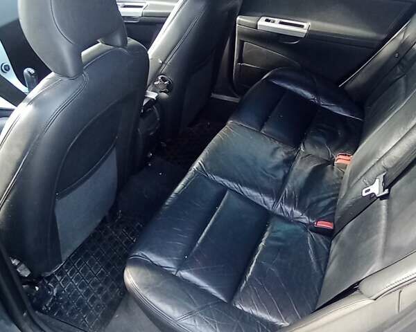 Черный Вольво В50, объемом двигателя 0 л и пробегом 330 тыс. км за 5200 $, фото 2 на Automoto.ua