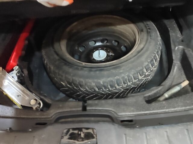 Черный Вольво В50, объемом двигателя 1.6 л и пробегом 234 тыс. км за 2700 $, фото 5 на Automoto.ua