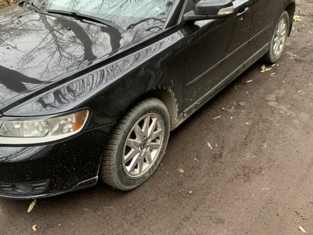 Черный Вольво В50, объемом двигателя 2 л и пробегом 245 тыс. км за 8300 $, фото 1 на Automoto.ua
