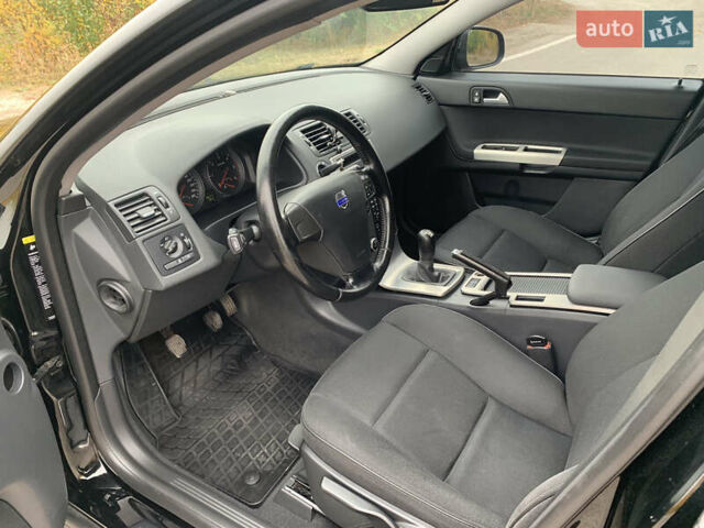 Черный Вольво В50, объемом двигателя 1.56 л и пробегом 247 тыс. км за 6500 $, фото 10 на Automoto.ua