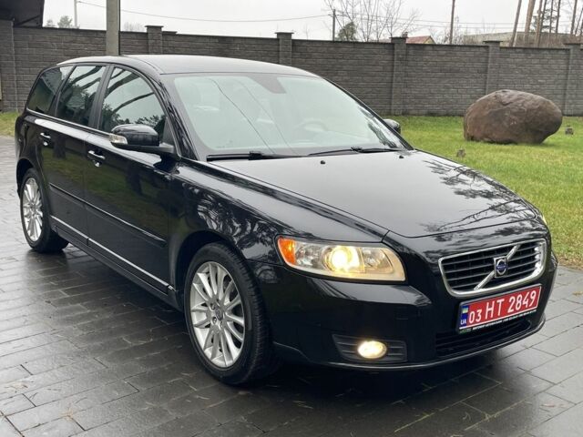 Черный Вольво В50, объемом двигателя 1.8 л и пробегом 189 тыс. км за 6950 $, фото 2 на Automoto.ua