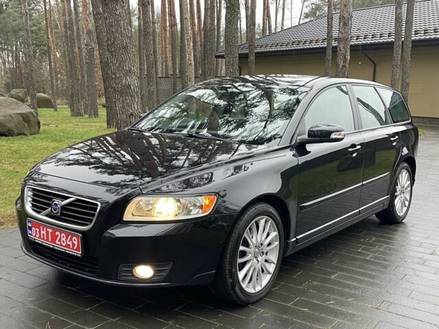 Черный Вольво В50, объемом двигателя 1.8 л и пробегом 189 тыс. км за 6950 $, фото 1 на Automoto.ua