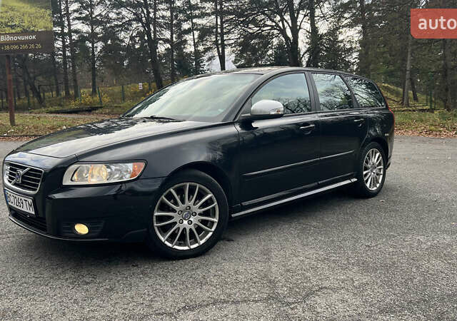 Чорний Вольво V50, об'ємом двигуна 1.56 л та пробігом 205 тис. км за 6800 $, фото 1 на Automoto.ua