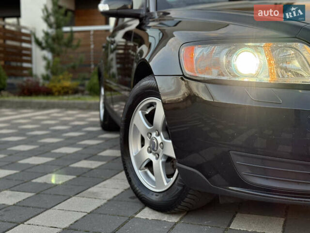 Чорний Вольво V50, об'ємом двигуна 1.6 л та пробігом 225 тис. км за 6950 $, фото 46 на Automoto.ua